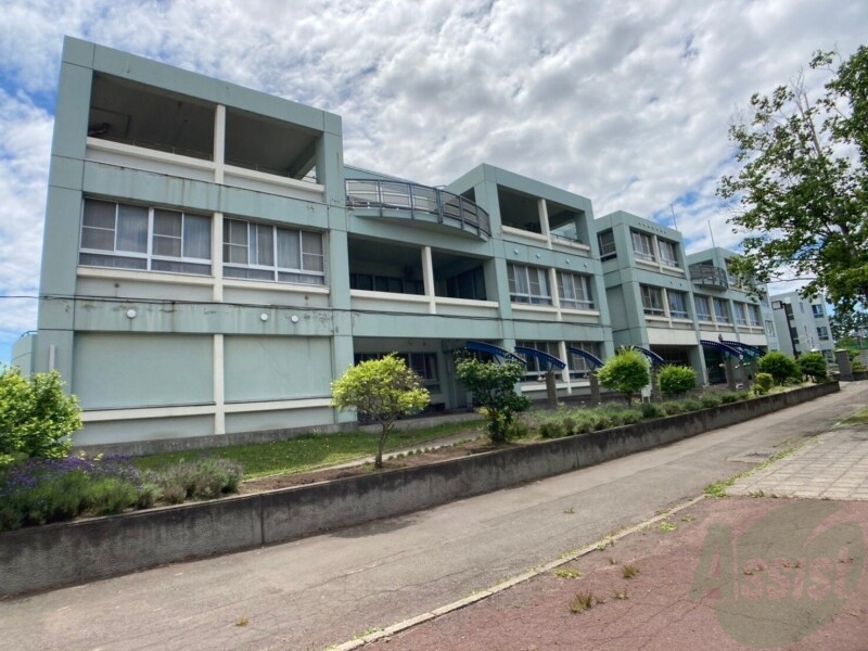 中学校　札幌市立あいの里東中学校（中学校）まで2027m