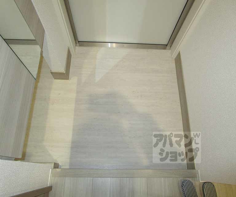 玄関　１０１号室の写真です。