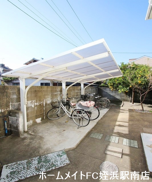 バルコニー　★駐輪場も屋根付きです♪★