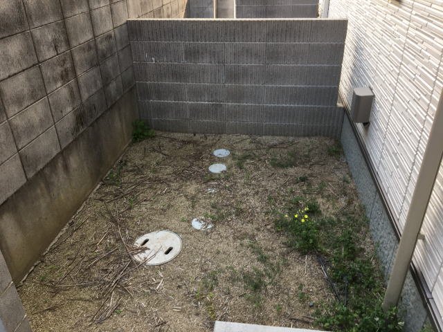 バルコニー　同仕様：庭