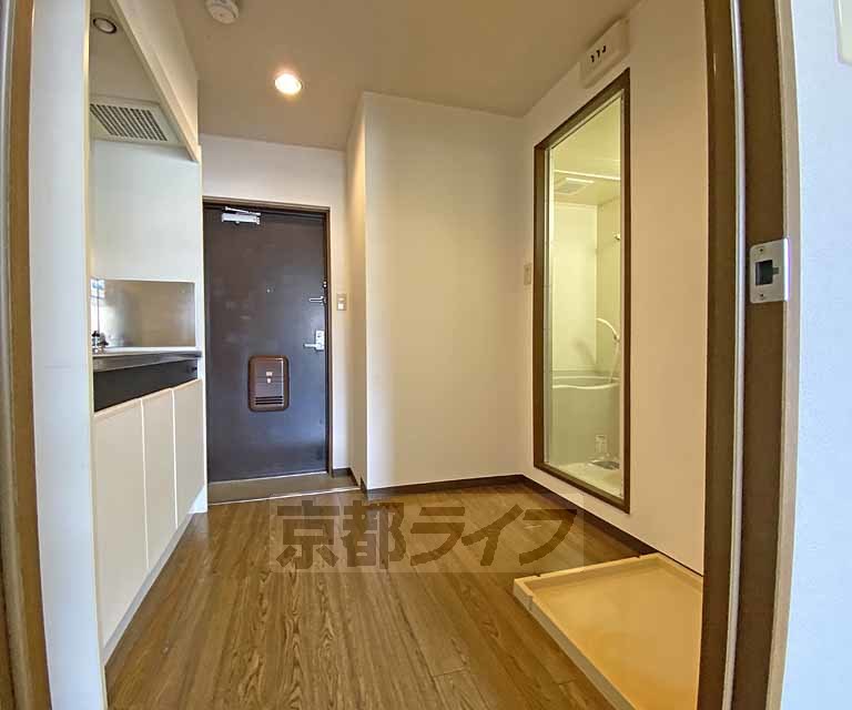 その他部屋・スペース　広い廊下とキッチンスペースです。