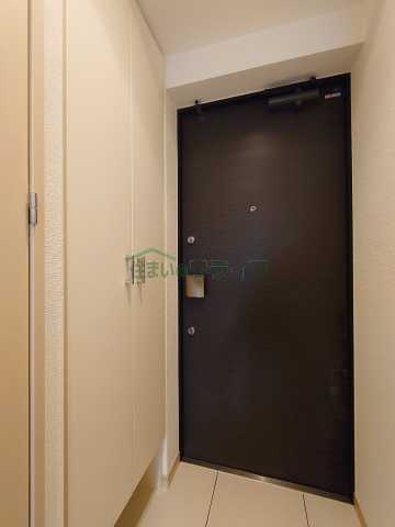 アジールコート西新宿の玄関写真