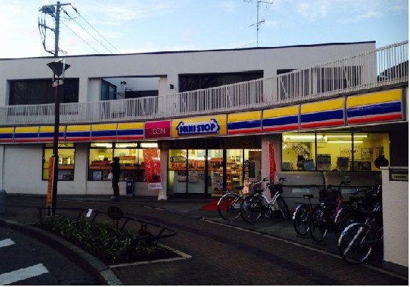 コンビニ　ミニストップみどり台駅前店（コンビニ）まで180m