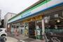 コンビニ　ファミリーマート 都通二丁目店（コンビニ）まで97m