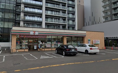 コンビニ　セブンイレブン札幌北4条東1丁目店（コンビニ）まで232m