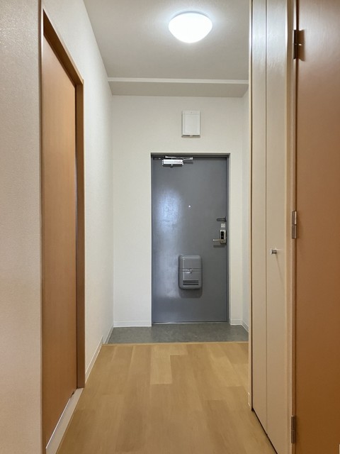 URアルビス緑丘の玄関写真
