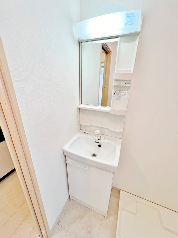 洗面設備　（別タイプ参考写真）シャトレバレ町屋　荒川区東尾久6