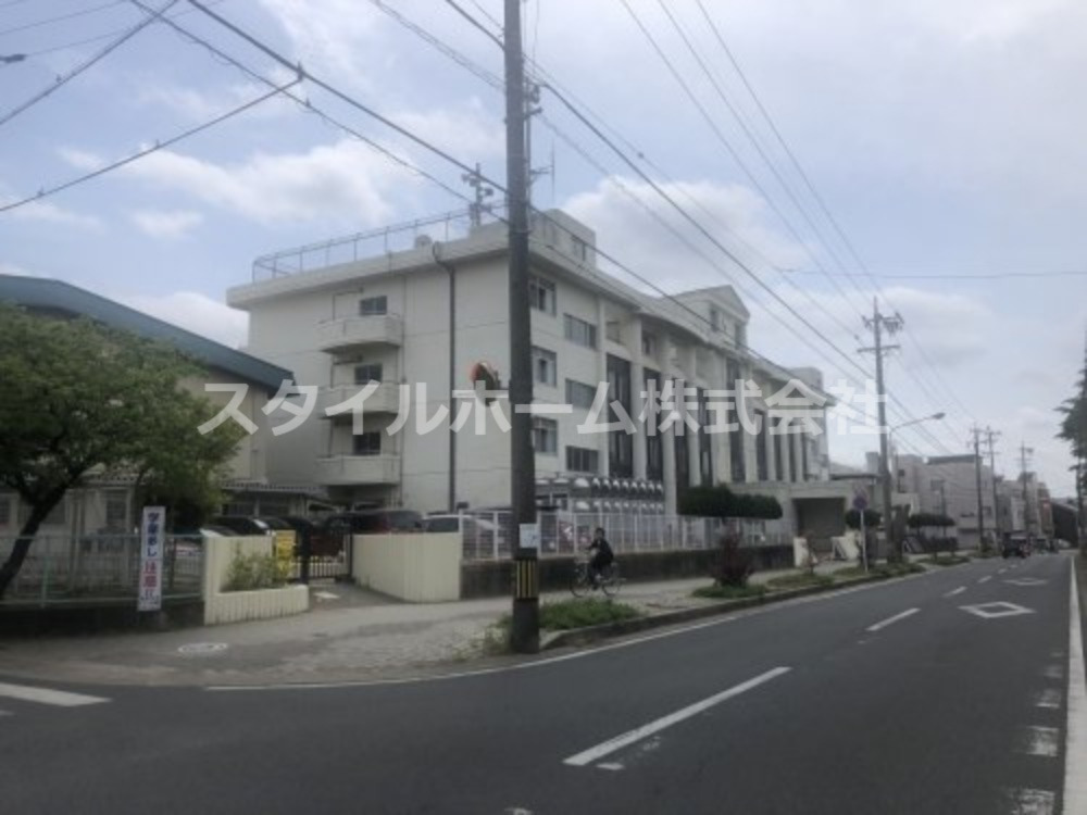 小学校　豊橋市立羽根井小学校（小学校）まで686m