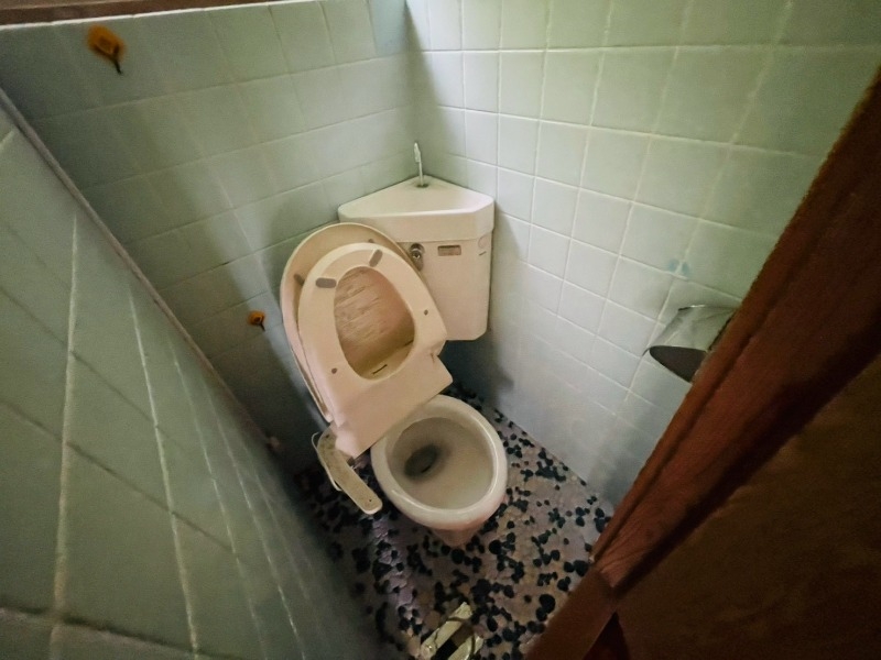 妙法寺谷野連棟貸家のトイレ写真