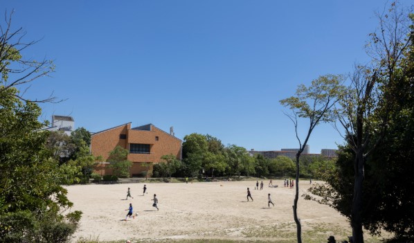 公園　落合中央公園（公園）まで736m