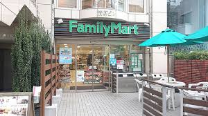コンビニ　ファミリーマート表参道北店（コンビニ）まで248m