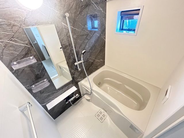 バス・シャワールーム　追い炊き、浴室乾燥機付き