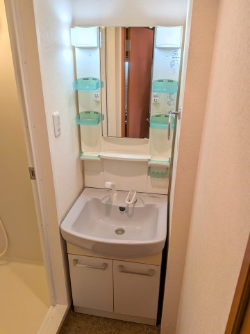 洗面設備　生活に欠かせない独立洗面台です