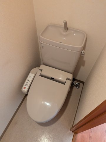 トイレ　キレイな個室空間です
