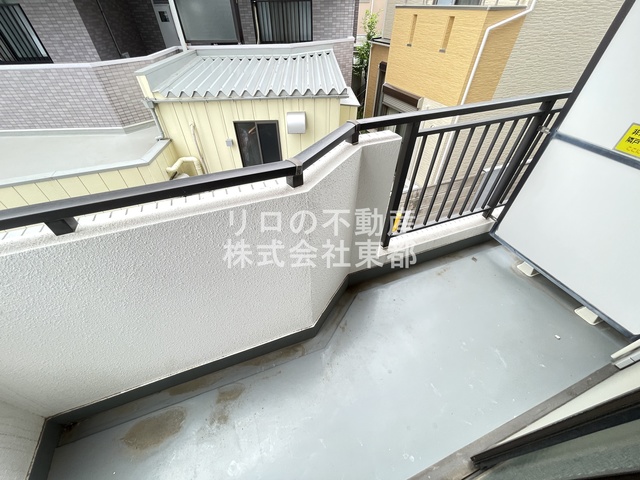 バルコニー　バルコニー付！お天気のいい日は洗濯物も気持ちよく干せます！