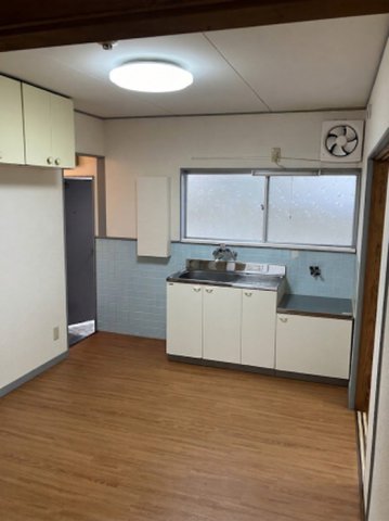 晴新コーポラスの居間写真