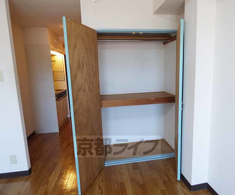 収納　十分な収納力を確保したクローゼットです。