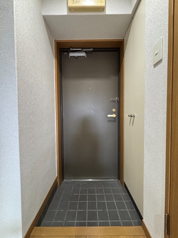 玄関　６０３号室　写真