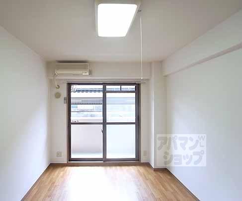 STABLE北山の居間写真