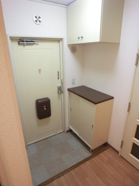 市川クローバーハイツ原木の玄関写真