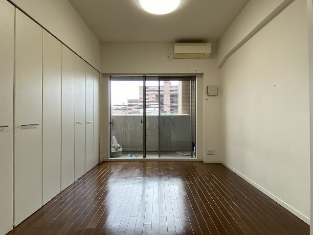 その他部屋・スペース　広くて明るい寝室