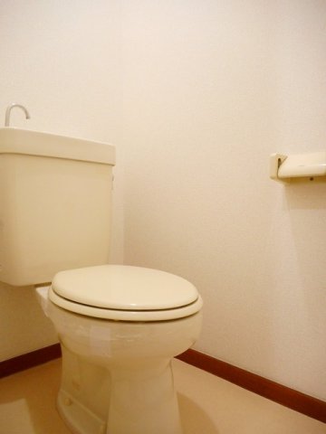 トイレ　ゆったりとした空間のトイレです