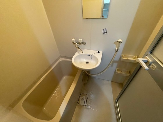 バス・シャワールーム　※別部屋の写真です