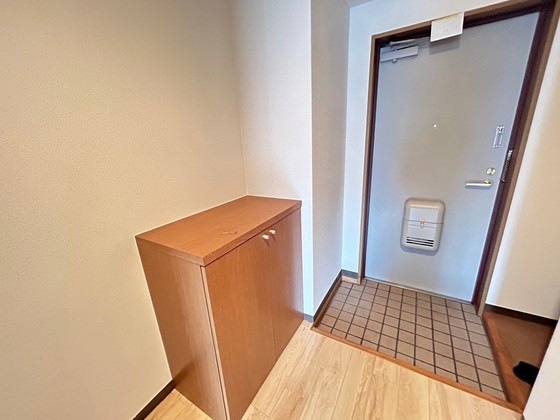 玄関　※別部屋の写真です