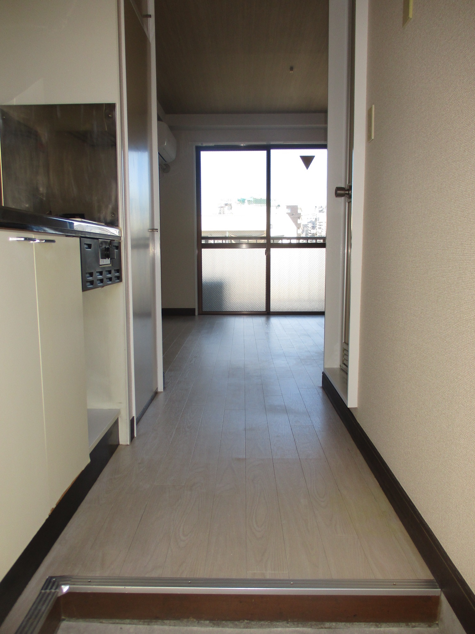 ヨコミゾマンションの玄関写真