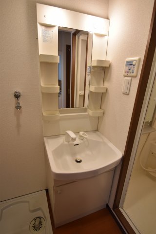 ロイヤルクイーンズパーク江坂の内装写真