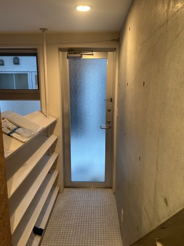 サンフェル神宮前の玄関写真