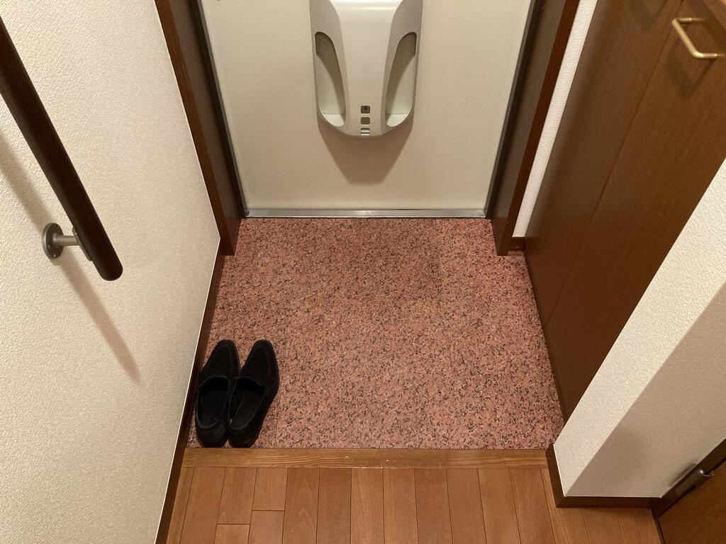 仙台市地下鉄南北線 北四番丁駅 徒歩1分 10階建 築23年の玄関写真
