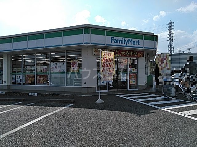 コンビニ　ファミリーマート 宇東川東町店（コンビニ）まで818m