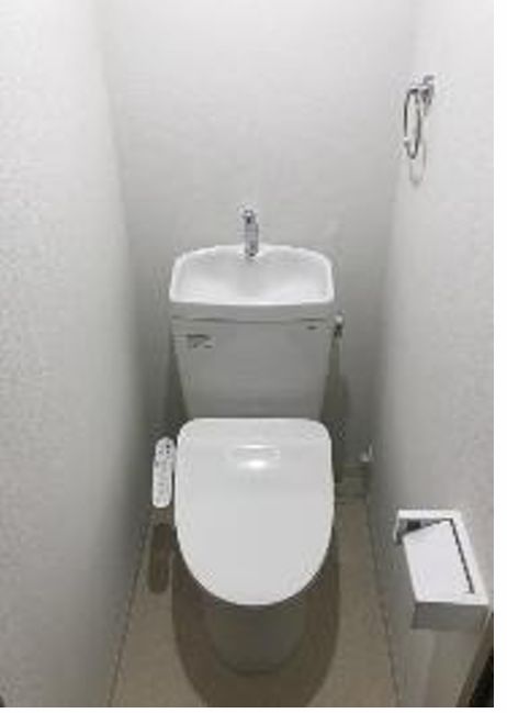 小田急線 梅ケ丘駅 徒歩2分 4階建 築33年のトイレ写真