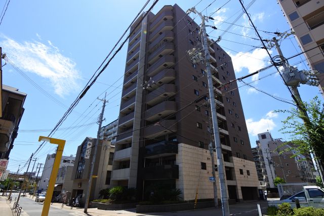 建物外観　高級感バッチリですね
