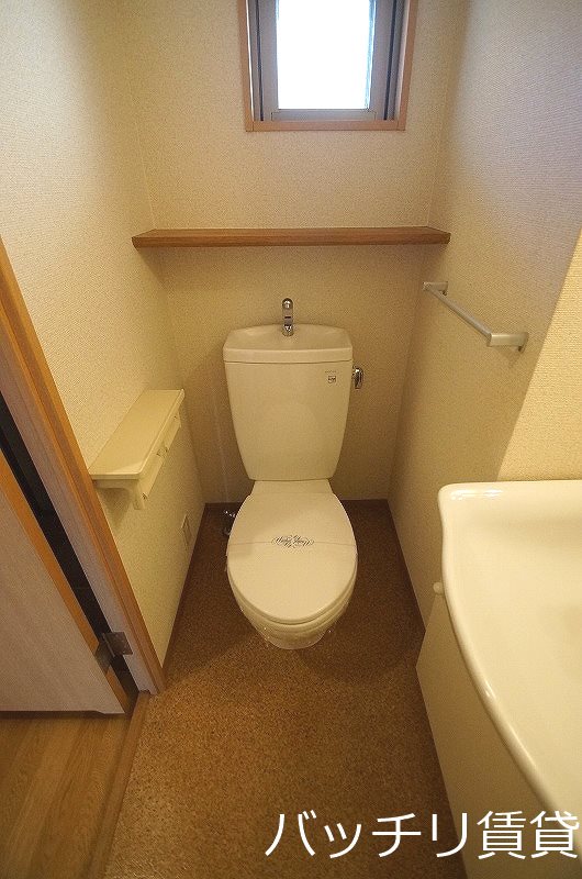 トイレ　＊画像は別部屋の為イメージ、現状を優先致します。