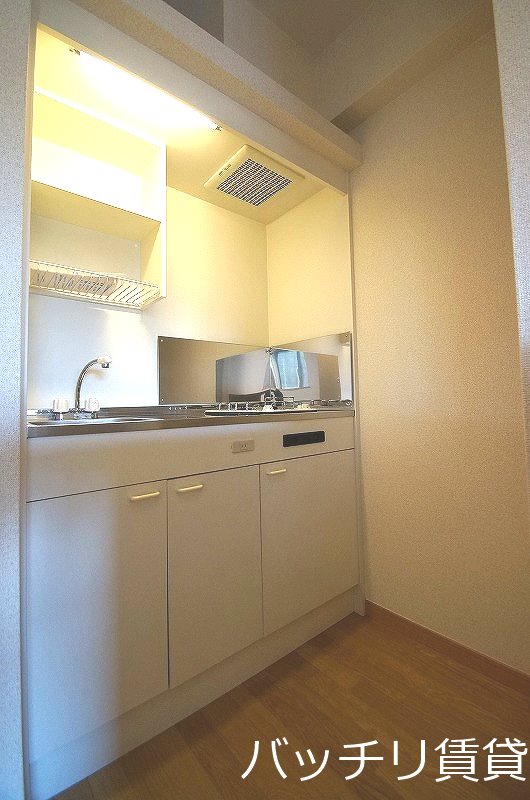 キッチン　＊画像は別部屋の為イメージ、現状を優先致します。