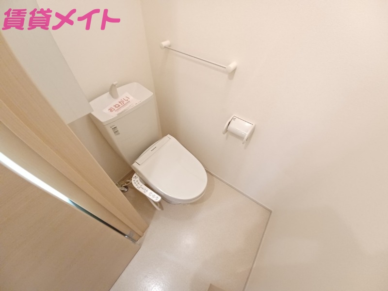 トイレ　同型参考写真