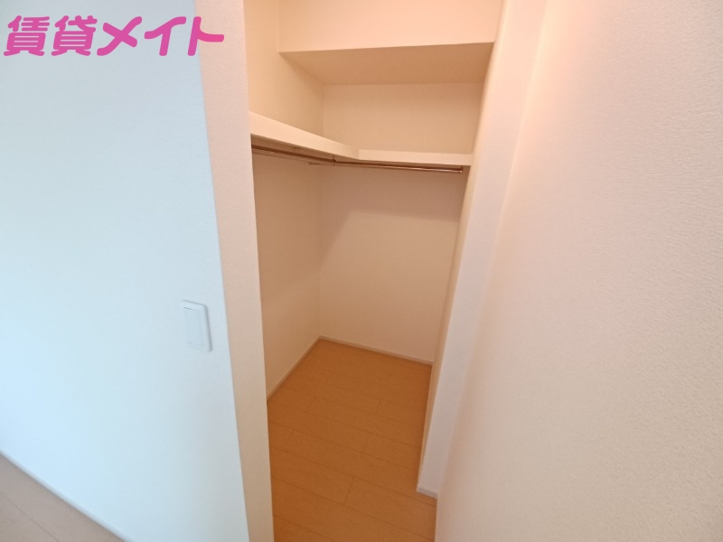 収納　同型参考写真