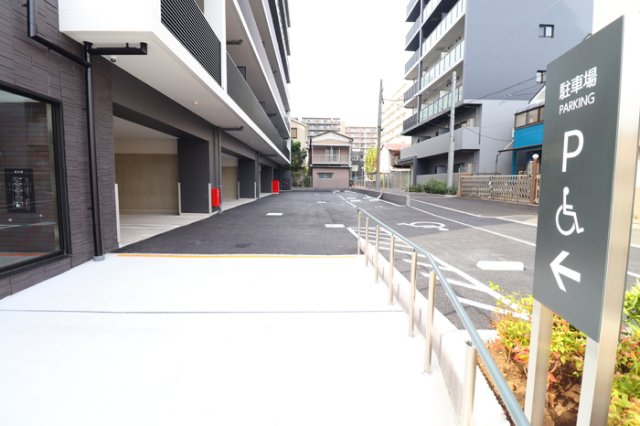 駐車場　敷地内駐車場です♪