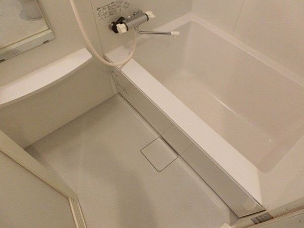 バス・シャワールーム　落ち着いた空間のお風呂です
