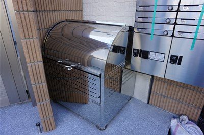 京王線 明大前駅 徒歩10分 3階建 築8年の外観写真