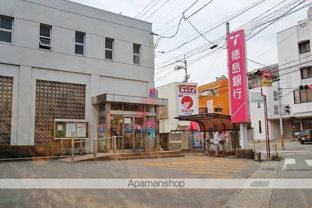 銀行　（株）徳島銀行／八万支店（銀行）まで566m