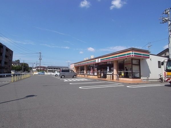 コンビニ　セブンイレブン越谷東大沢2丁目店（コンビニ）まで590m