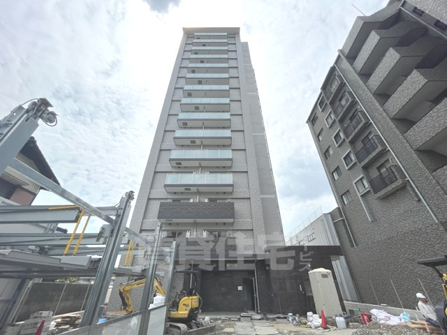 地下鉄御堂筋線 江坂駅 徒歩14分 築4年