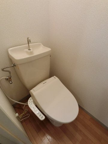 ＪＲ内房線 浜野駅 徒歩5分 2階建 築35年のトイレ写真