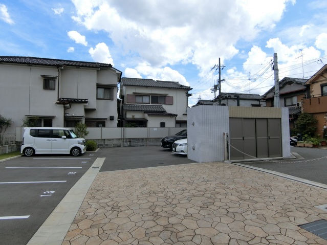 駐車場　駐車場