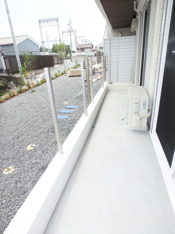 バルコニー　南西向きで日当たり良好☆