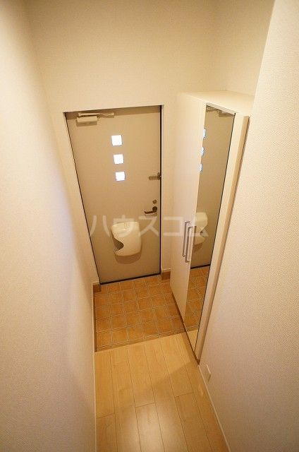 フロイデ Iの玄関写真