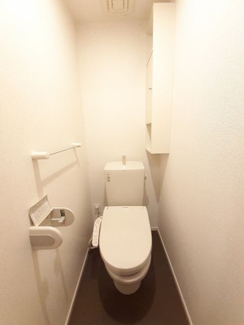 ＪＲ弥彦線 燕三条駅 徒歩12分 2階建 築11年のトイレ写真